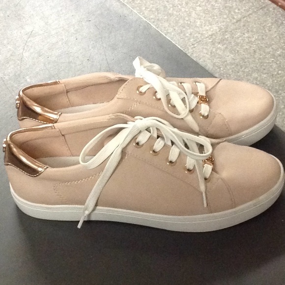 Liz Claiborne blush pink and rose gold sneakers, 8 - Picture 4 of 7